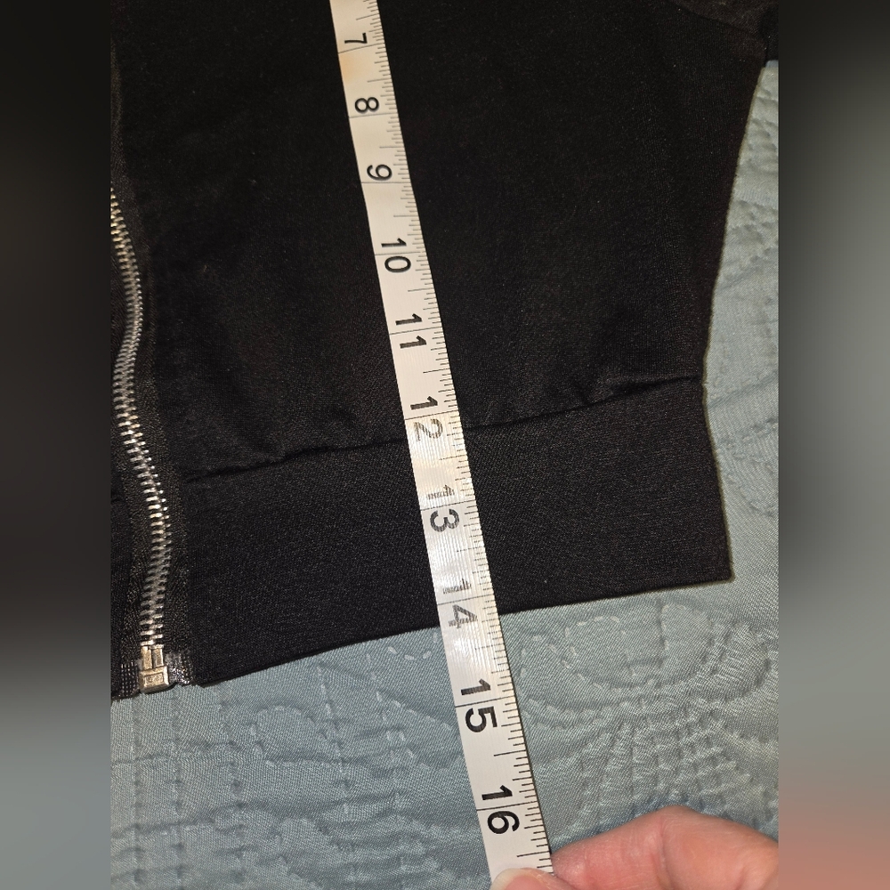 Women's M Black Cropped Zip-Up Hoodie - Picture 10 of 12